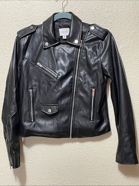 Nine West Women's Black Fake Leather Motorcycle Jacket. Very Good Condition.